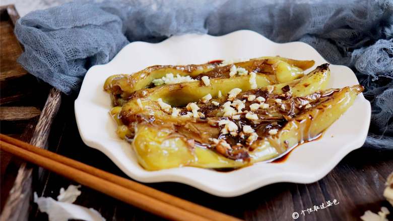 虎皮青椒,如果你学会这道菜,在聚餐的时候来一盘,绝对上桌秒光。