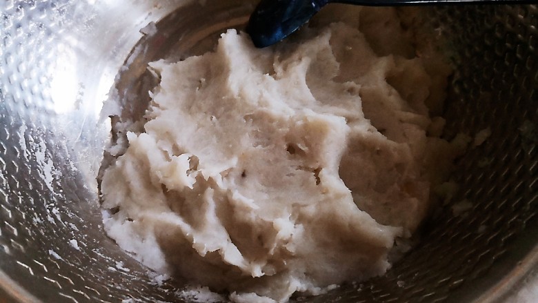 山药鸡蛋饼,不要嫌麻烦,压的细腻些,我是懒人