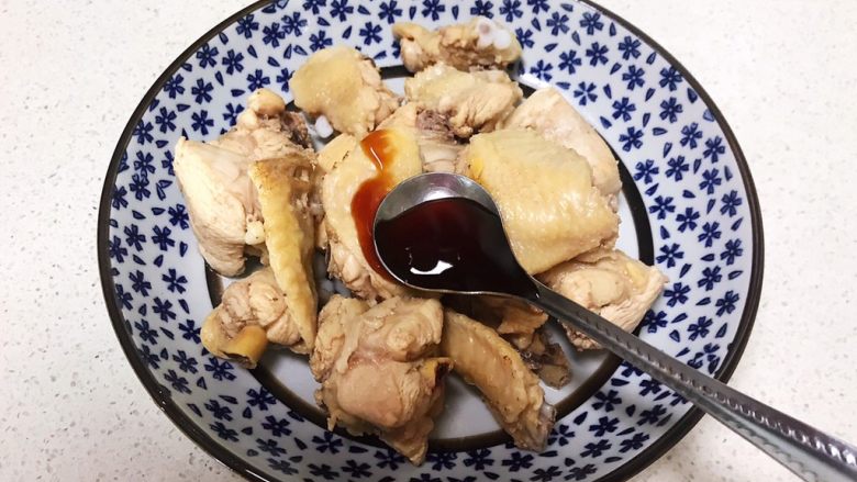 啤酒烧鸡翅,加入<a style='color:red;display:inline-block;' href='/shicai/ 721'>蚝油</a>
