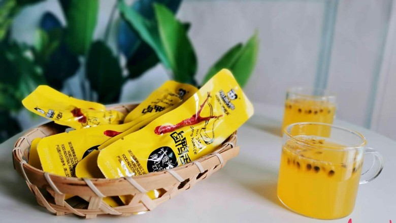 自己弄得水果茶,比外面好喝N倍,再配点小零食,完美!