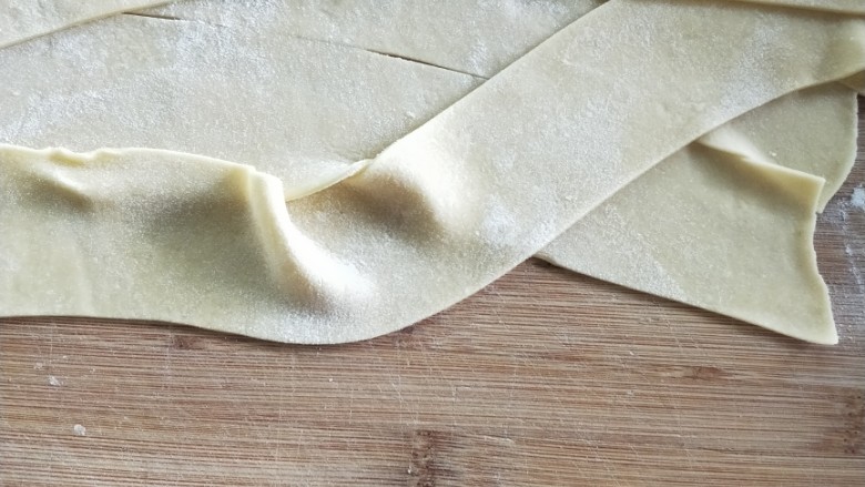 沙琪玛,醒发一个小时,擀成面皮