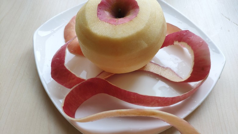 🍒缤纷元气早餐🍓~~酸奶蜂蜜鲜果麦片,<a style='color:red;display:inline-block;' href='/shicai/ 591'>苹果</a>去皮。