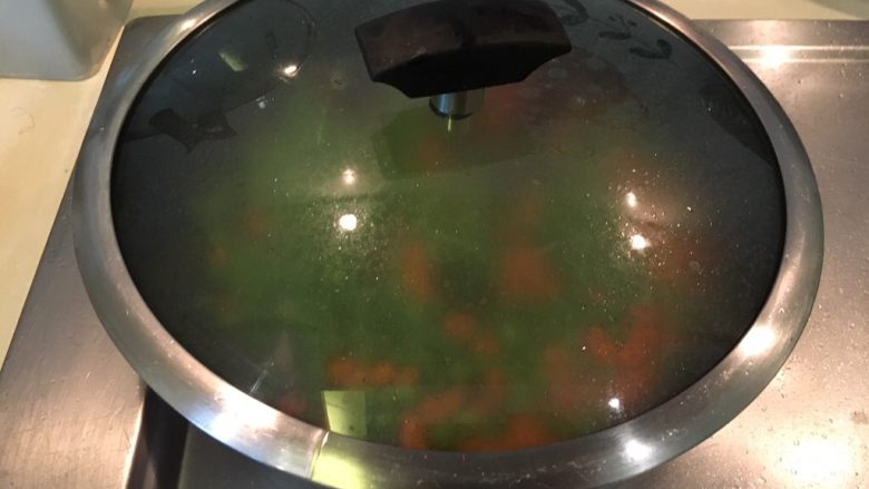 豆豆牛,盖起来,中火焖熟
