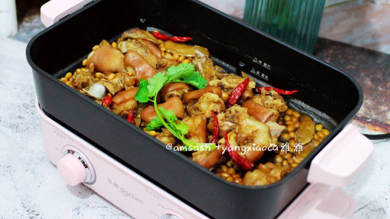 猪手焖黄豆,成品图