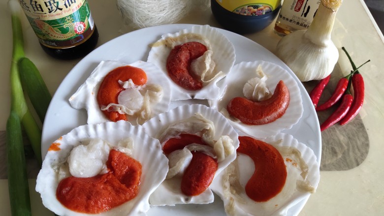 蒜蓉粉丝蒸扇贝电饭煲版本,准备原料