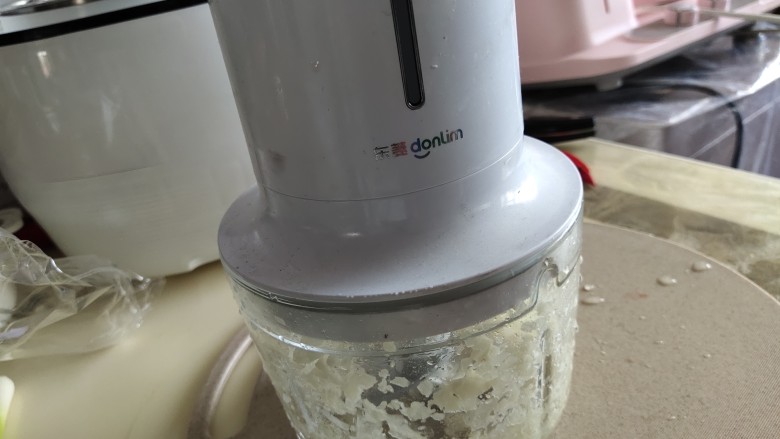 蒜蓉粉丝蒸扇贝电饭煲版本,蒜打成蓉