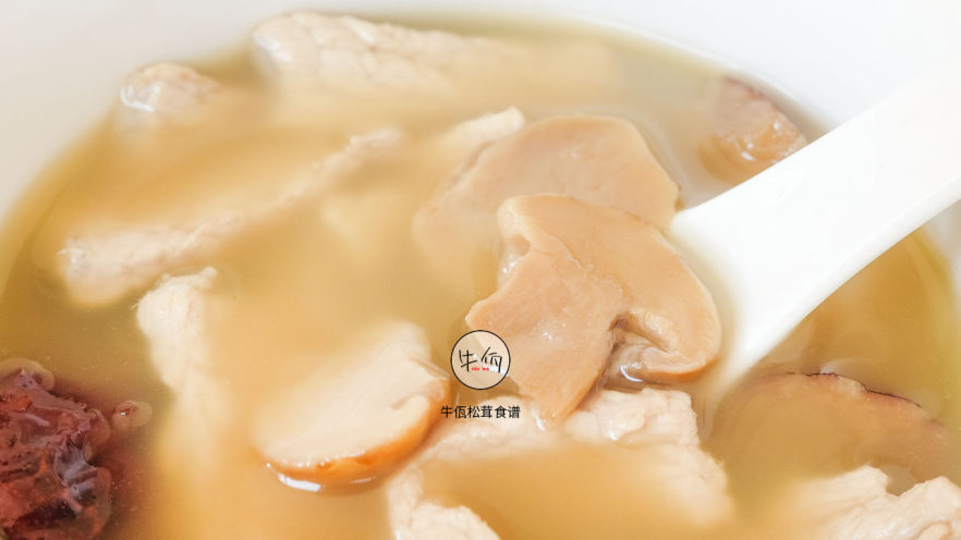 视频｜松茸瘦肉汤｜牛佤松茸食谱