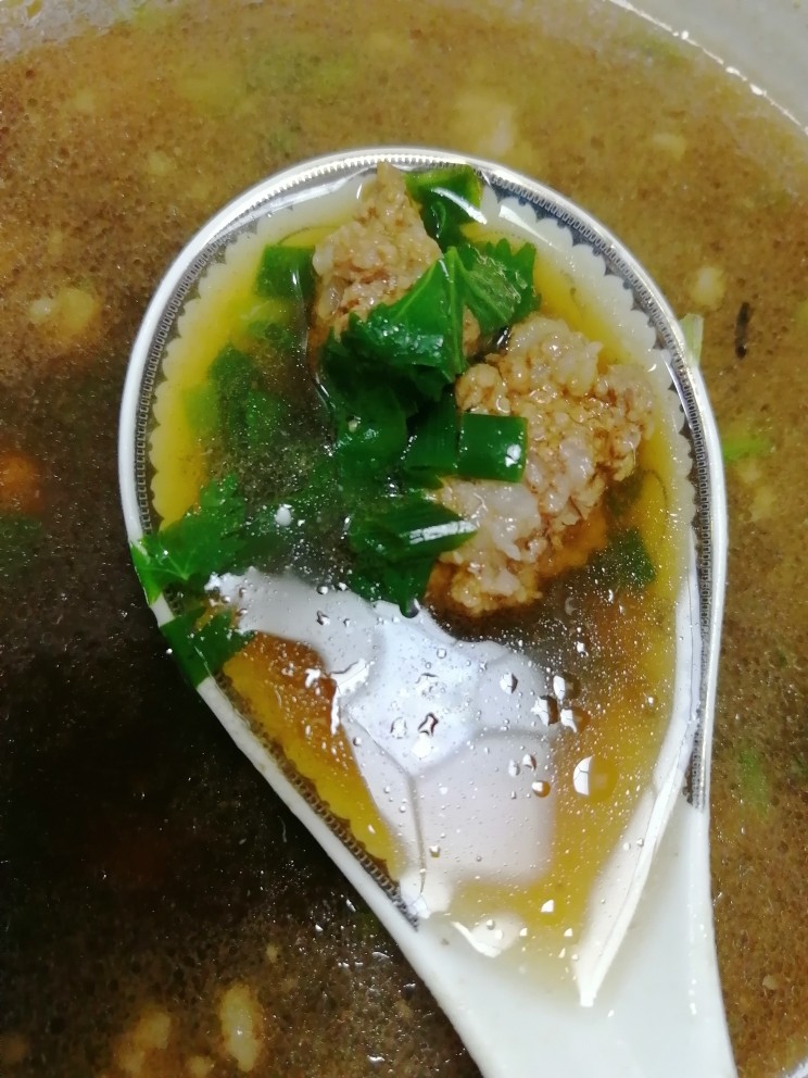 简易版的肉丸子汤,成品