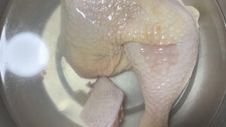 奥尔良烤鸡腿,泡一会