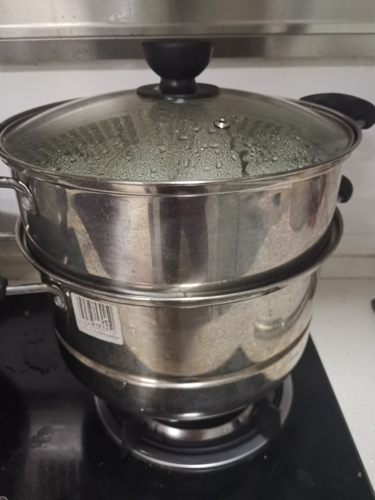 蒸咸鸭蛋,水开之后,上锅蒸