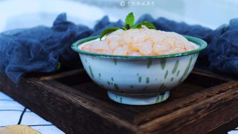 酸辣凉虾,夏天怎么能少了凉虾?看完之后赶紧整一碗!