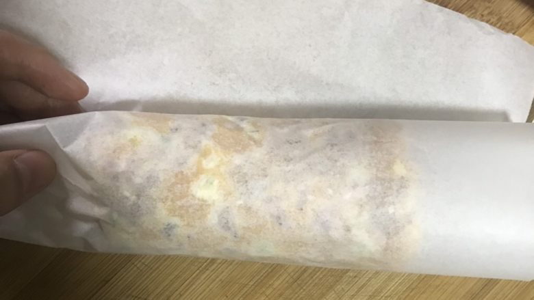 肉松海苔蛋糕卷(详细版),卷成卷~捏紧