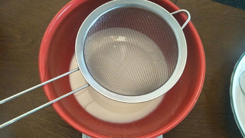 肉松小贝杯子蛋糕,过筛好低筋面粉,