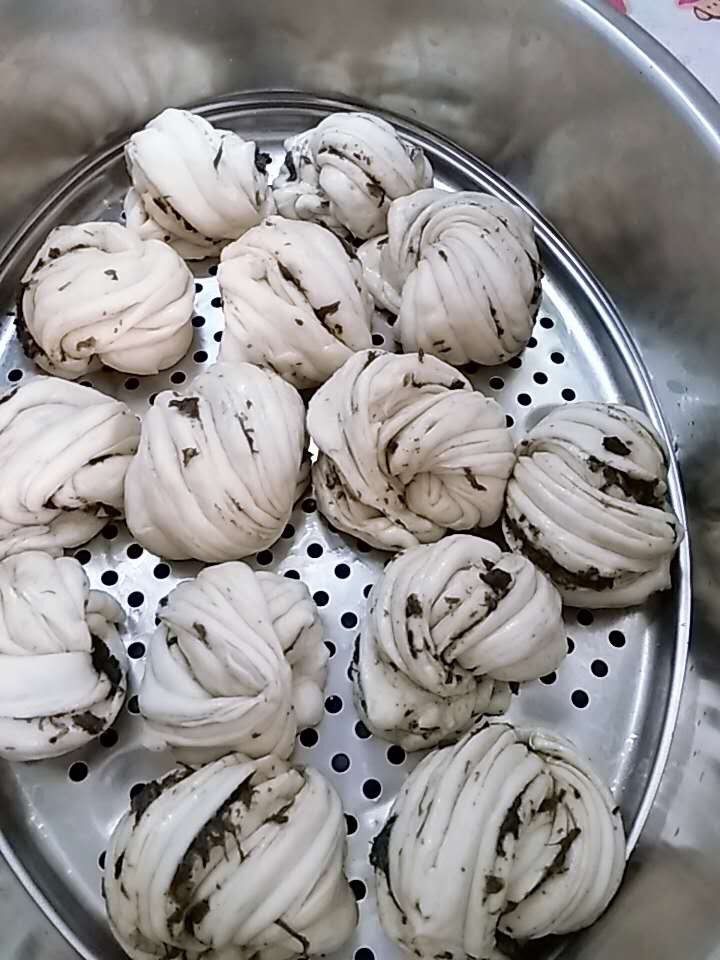 小魔花卷馒头,卷成形后,再次醒发25分钟。