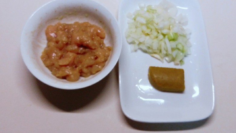 夏日拌饭~鸡肉黄瓜紫薯饭,<a style='color:red;display:inline-block;' href='/shicai/ 29'>洋葱</a>切碎