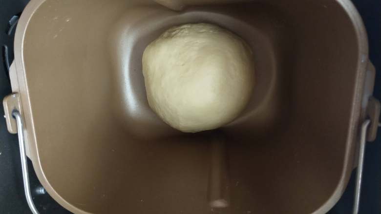 一口乳酪包,5,滚圆进行基础发酵