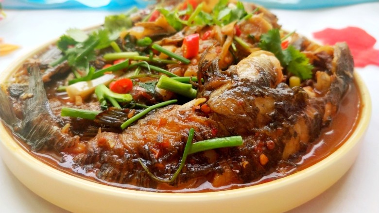 红烧黄颡鱼,非常鲜嫩美味!汤汁泡饭也很好吃!