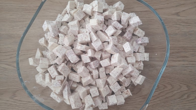 芋泥波波茶,400g芋头,水烧开后蒸40分钟