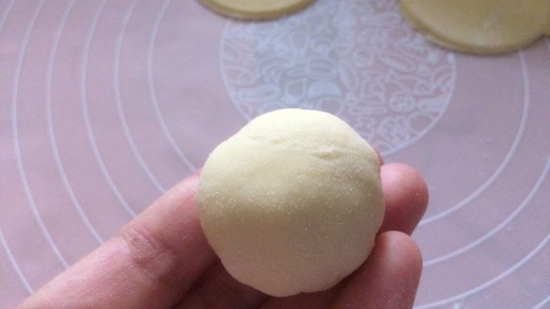 萌萌哒小猪(主)饺(角),收口朝下;