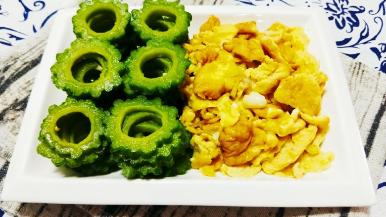 鸡蛋炒苦瓜
