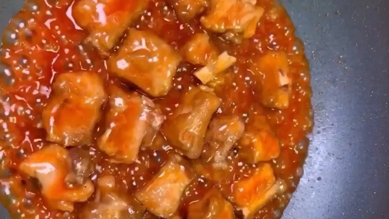 糖醋排骨,小火收汁三分钟