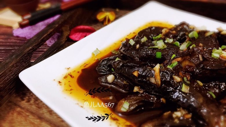 酱茄子,拌米饭特别香呢!