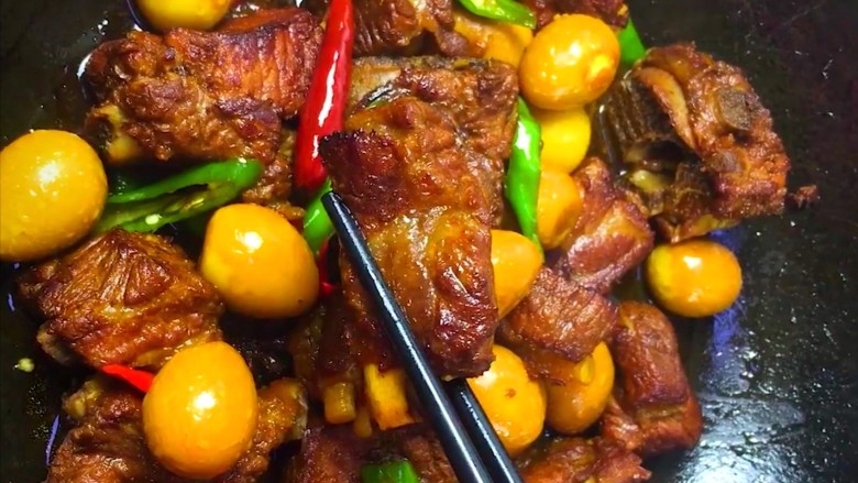 红烧排骨鹌鹑蛋