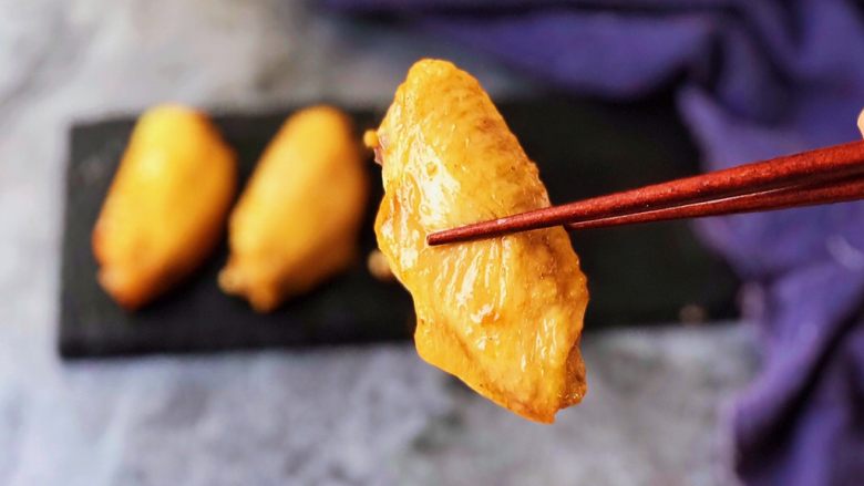 秘制烤鸡翅(鸡腿),尝一口,味道好极了!