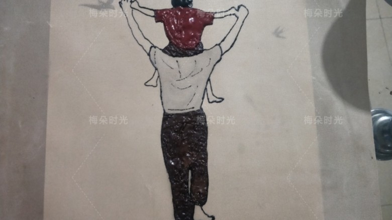 父亲节——父爱如山彩绘蛋糕,再用对应颜色面糊画出上衣,裤子。