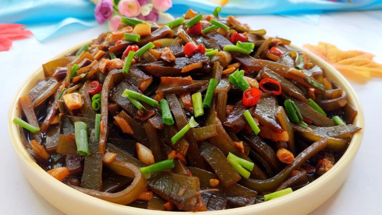酸辣海带头,美美图片来一张,酸辣开胃,软糯可口。