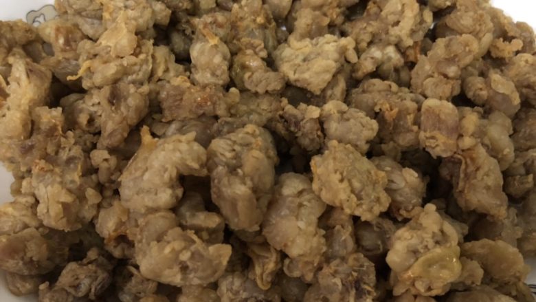 猪油拌饭,酥酥脆脆,外焦里嫩,可以单独沾椒盐吃