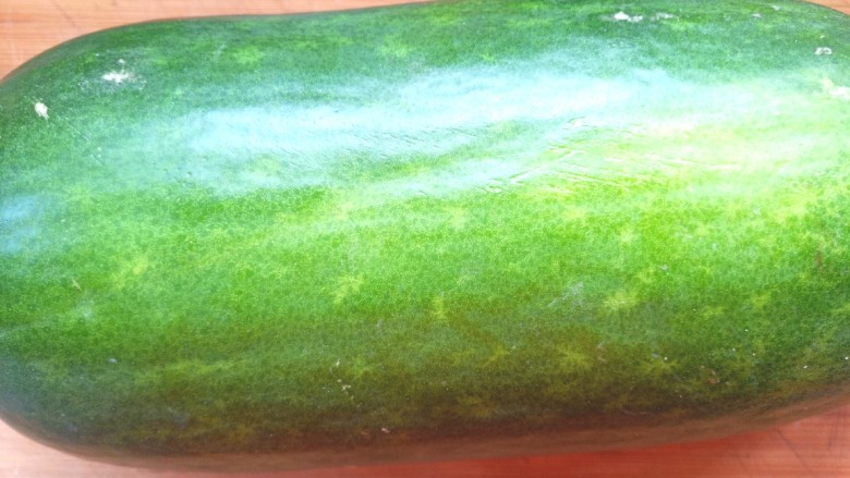 虾仁冬瓜汤菜,买了一个小<a style='color:red;display:inline-block;' href='/shicai/ 56'>冬瓜</a>,切下一块,约400克