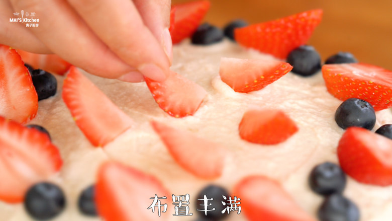 给蛋奶过敏的孩子准备的蛋糕食谱,蒸熟的<a style='color:red;display:inline-block;' href='/shicai/ 669'>腰果</a>倒入料理杯中，加入<a style='color:red;display:inline-block;' href='/shicai/ 10612'>椰奶</a>、<a style='color:red;display:inline-block;' href='/shicai/ 919'><a style='color:red;display:inline-block;' href='/shicai/ 919'>柠檬汁</a></a>和白砂糖，拧上刀头，置于主机，搅打细腻。去一片蛋糕胚，均匀涂抹上<a style='color:red;display:inline-block;' href='/shicai/ 669'>腰果</a>鲜奶油，盖上另一片蛋糕胚，继续均匀涂抹上<a style='color:red;display:inline-block;' href='/shicai/ 669'>腰果</a>鲜奶油