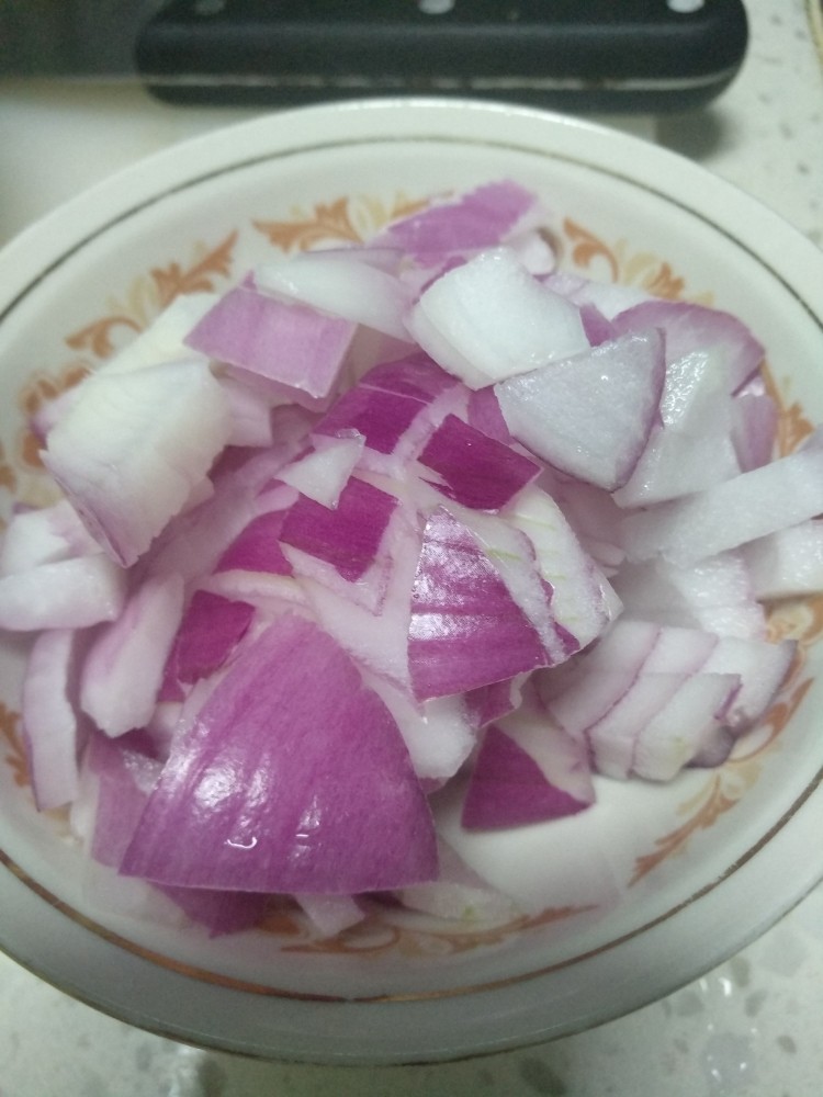 照烧鸡肉饭,<a style='color:red;display:inline-block;' href='/shicai/ 29'>洋葱</a>切片