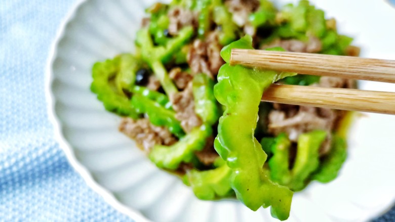 苦瓜炒牛肉,大火快炒的苦瓜,一点苦味都没有。