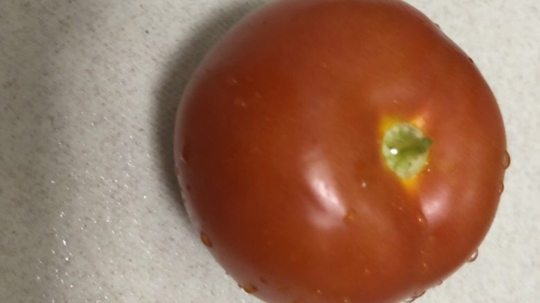 泡面打卡,<a style='color:red;display:inline-block;' href='/shicai/ 3551'>西红柿</a>洗干净