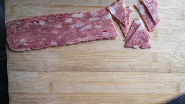 培根🥓西兰花🥦,培根切成自己喜欢的形状