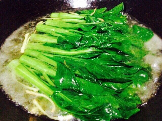 白灼菜心,大概煮2分钟