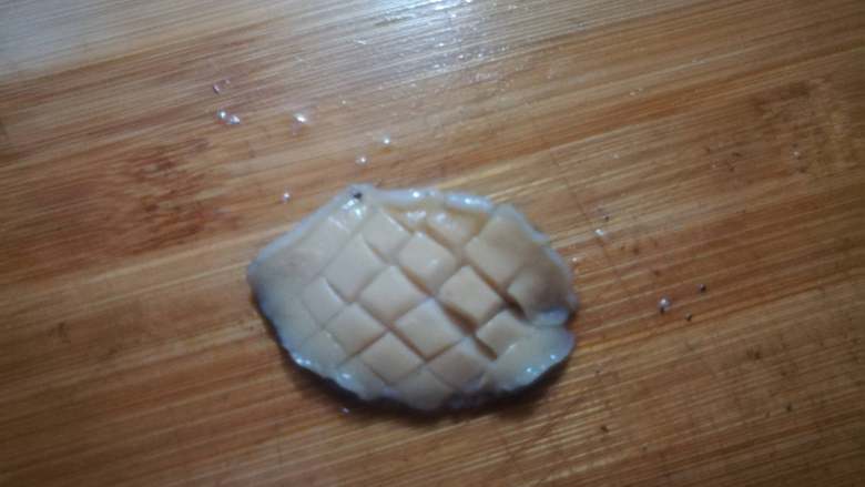 鲍鱼焖鸡,稍微改花刀,煮的时候更入味