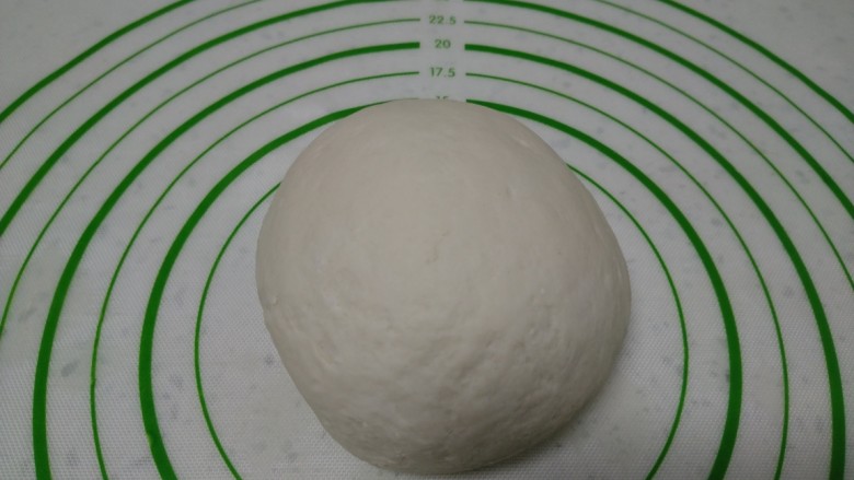 凉拌蒸面,醒面30分钟,再揉光滑。