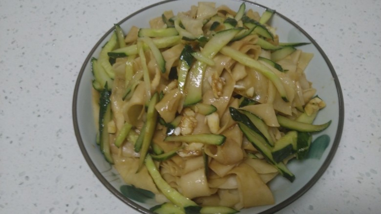 凉拌蒸面,好吃,面食这样吃比凉皮都要好吃。