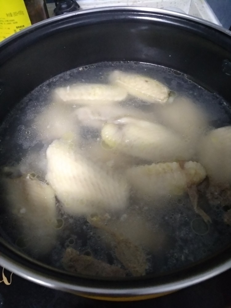 可乐鸡翅,鸡翅焯水