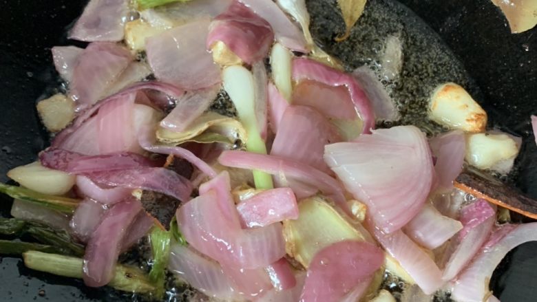 年糕小龙虾,炒软