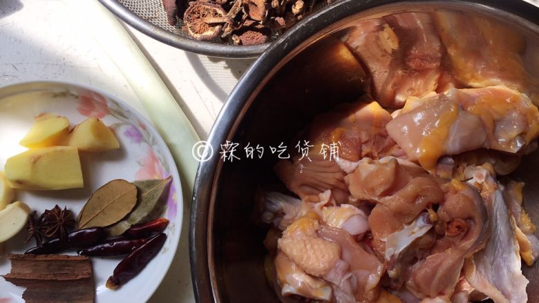 小鸡炖蘑菇,食材。