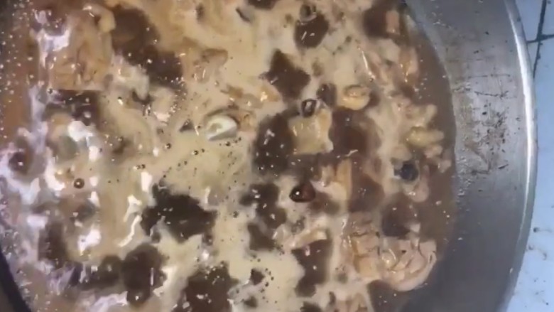 黄焖鸡,开锅烧十分钟