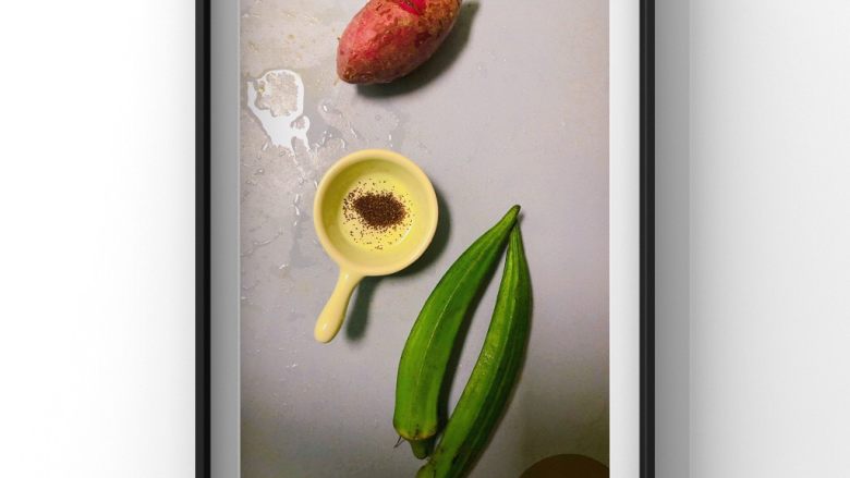 秋葵紫薯小星星,自制猪肝干粉3克,秋葵2根,紫薯1个!