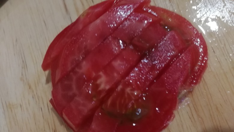 高配版疙瘩汤,再切成条。