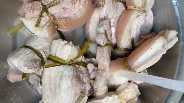 红烧肉,捞出冲洗干净