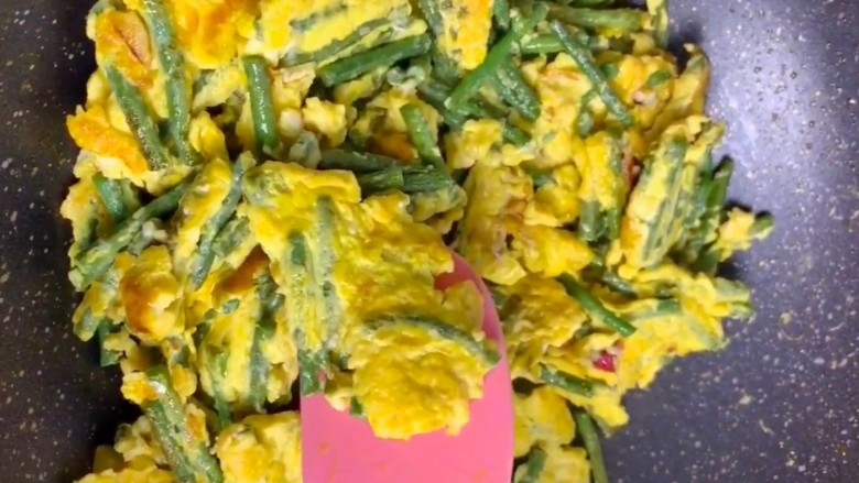 豆角炒鸡蛋,成品图