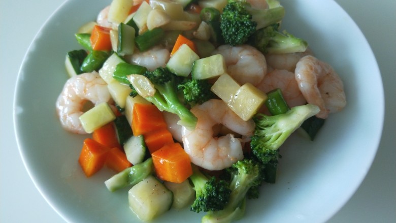 五彩缤纷炒虾仁,成品图